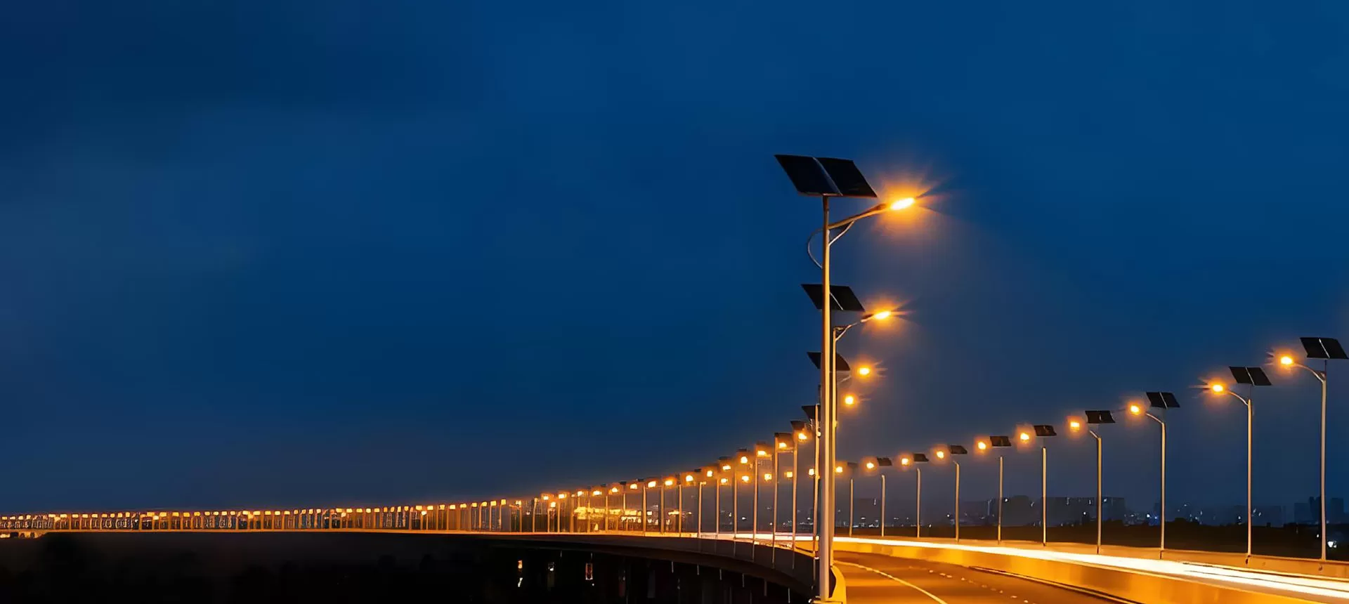 Réverbères solaires fendus écoénergétiques