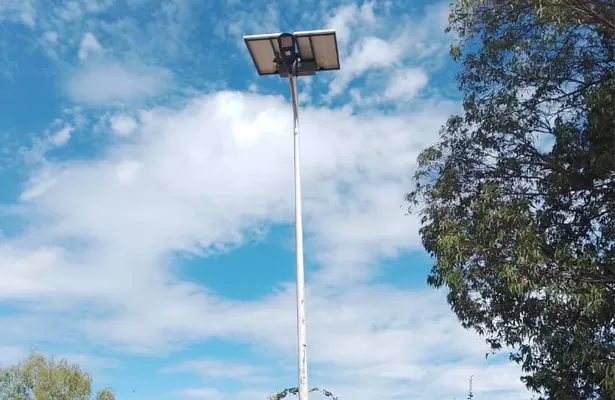 Projet de route périphérique de l'aéroport d'Abuja | Cas OEM international des réverbères solaires intelligents