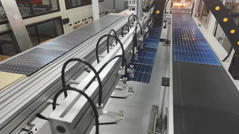 Production de panneaux solaires